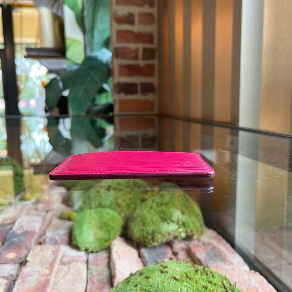 LOUIS VUITTON Burgundy Epi Card Case - Picture 3 of 8